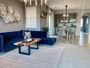 Modern home near hwy 99 & Yosemite newly renovated!